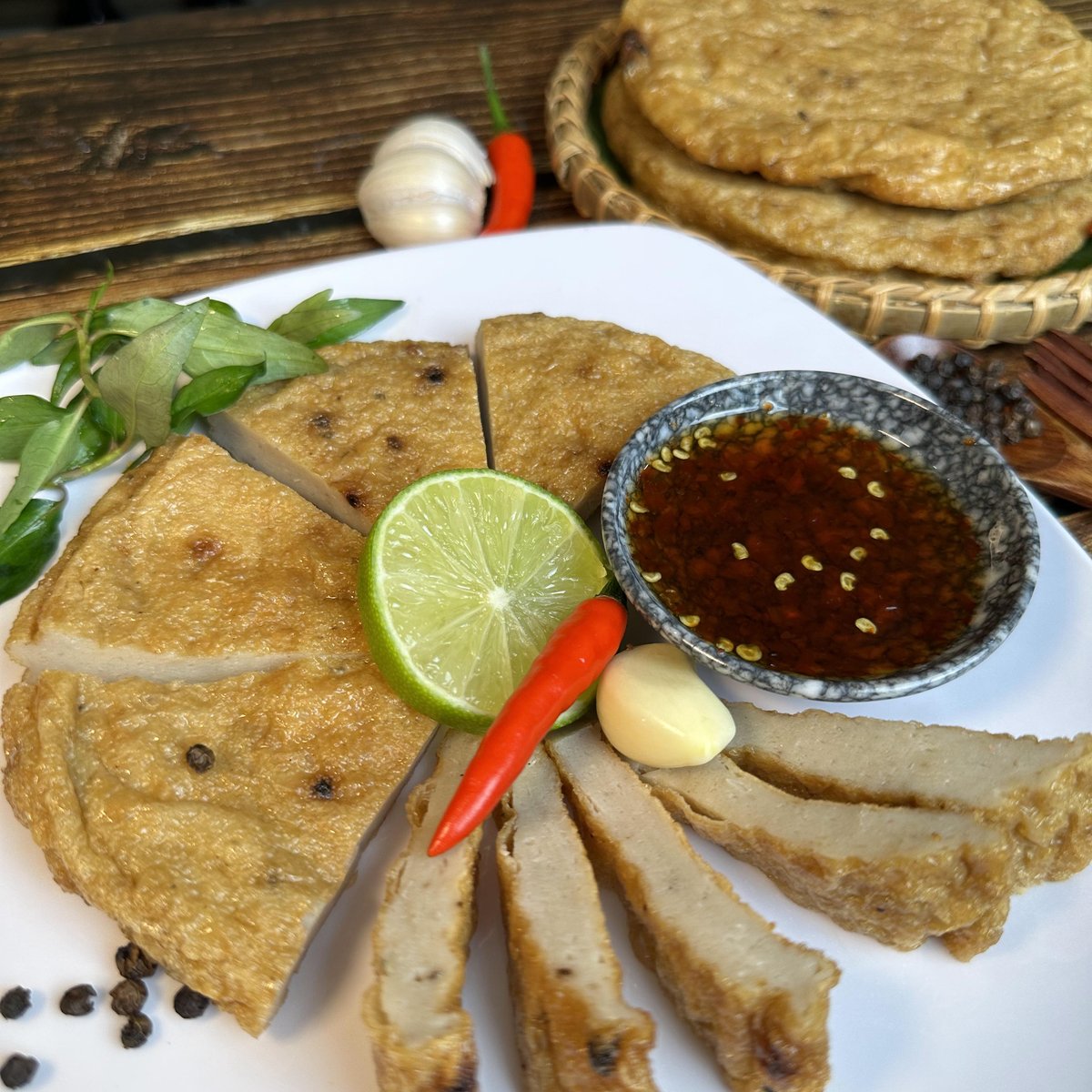 Chả cá chiên bánh tròn 2 Chả cá chiên bánh tròn - Xóm Biển Nha Trang