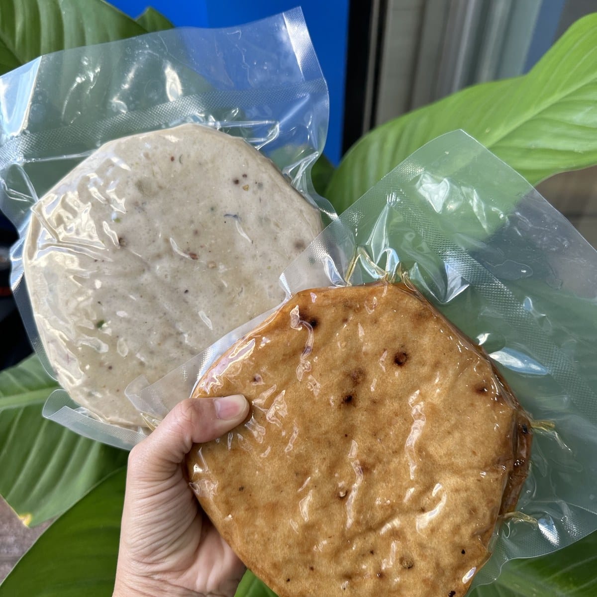 Chả Cá Hấp Khác Chả Cá Chiên Thế Nào? Nên Chọn Loại Nào 18 Chả cá hấp bánh tròn đóng gói gửi đi tỉnh