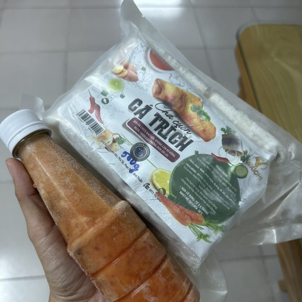 Chả Cuốn Cá Trích Là Món Gì, Ăn Kèm Mắm Nào? 2 Túi chả cuốn cá trích kèm mắm chấm