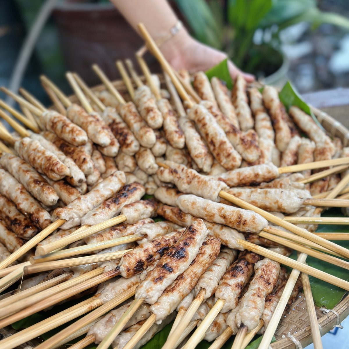 Combo Nem Phần Sống: Nướng Tại Nhà Sao Cho Ngon 3 Nem lụi nướng xiên que