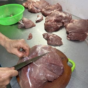 Chả Bắc 4 Thịt heo tươi lọc trong ngày để làm chả